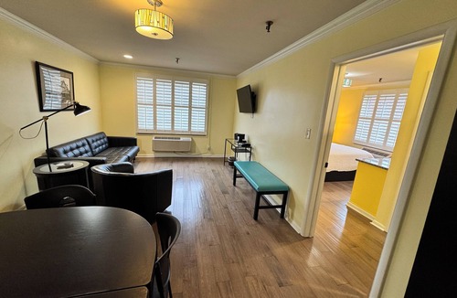 Batesville Hotel | The Sherman Inn