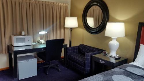 Marshfield Hotel | The Simplicity Inn
