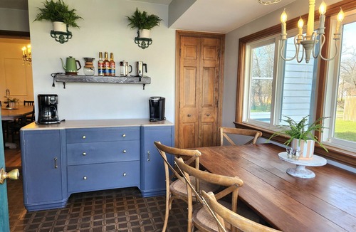 Vassar House | The Smith House Retreat w/HotTub, Bikes, Game/Movie Room, 10mins to Frankenmuth
