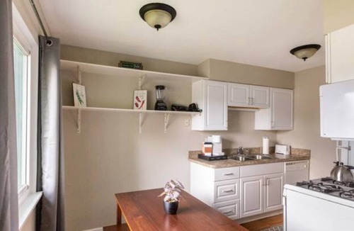 East Lansing House | The Spartan Spot - 5Bedroom close to MSU!