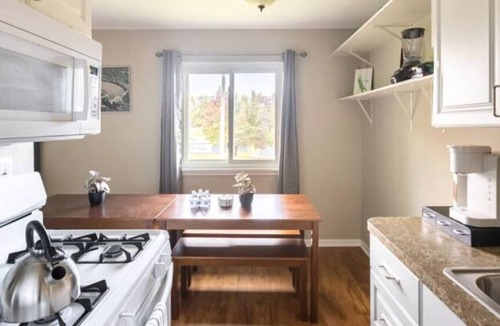 East Lansing House | The Spartan Spot - 5Bedroom close to MSU!