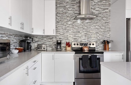 Fountain Square House | The Spruce House | Private Garage | 4BR | Near FS