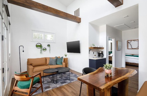 Travelers Rest Hotel | The Station by Compo Hotels