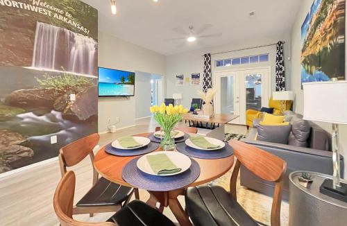 Springdale House | The Stay at Steuben Hot Tub 2 houses 6 BR