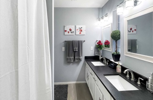 Springdale House | The Stay at Steuben, Hot Tub, Remodeled Home