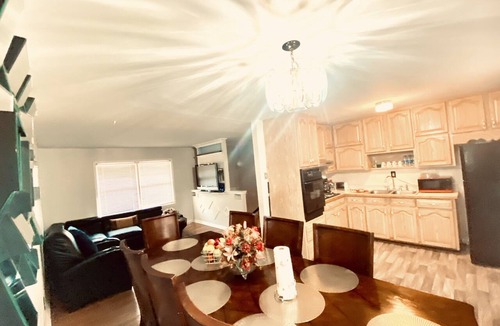 Morrow House | The Suburban Sanctuary: Where Comfort Meets Convenience 8BDS@ALT