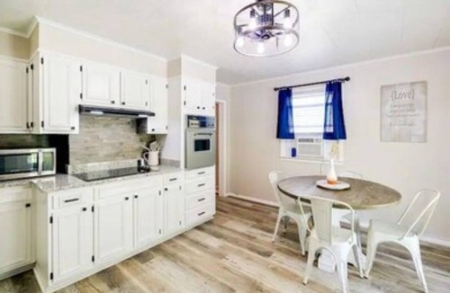 Thorpe House | The Thorpe House, 3 bedroom house in serene Gary with cool breezes and comfort