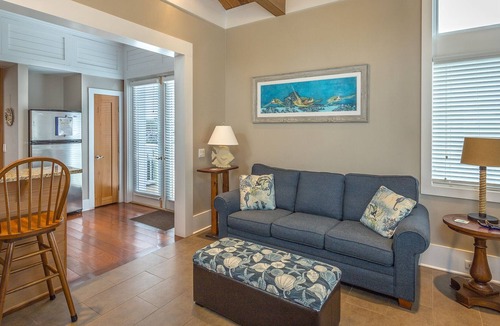 Carrabelle Cottage | "The Turtle Shell" 1BR/1BA $175 per night, sleeps 4, across from the beach!