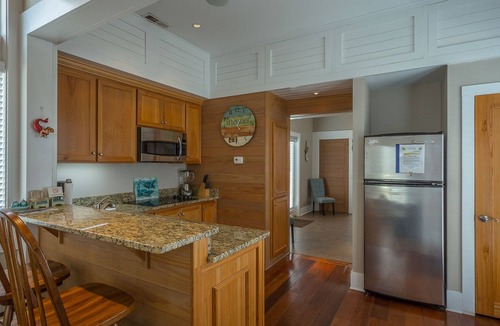 Carrabelle Cottage | "The Turtle Shell" 1BR/1BA $175 per night, sleeps 4, across from the beach!