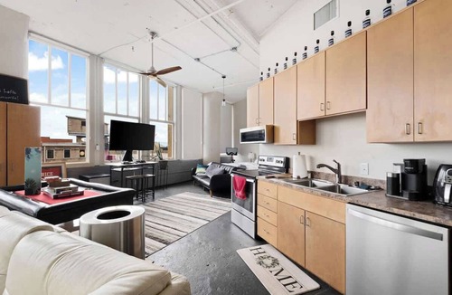 West Main Historic District Apartment | The Valhalla in Downtown Louisville with River View