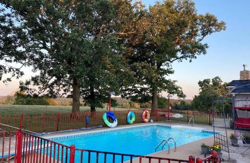 Siloam Springs Apartment | The Varnadoe Villa- Farm Stay