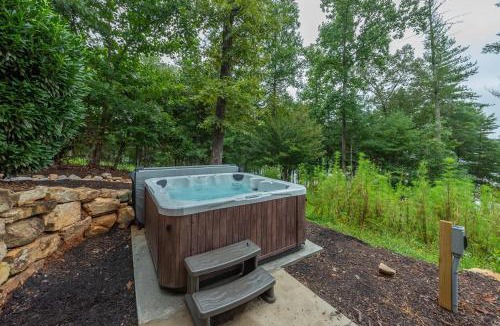Nebo House | The Waterman Lakefront Luxury with Hot Tub & Private Dock!