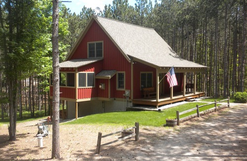 Lake Ann Cottage | The Wayberry Cottage-Beautiful Retreat-Close to Nature