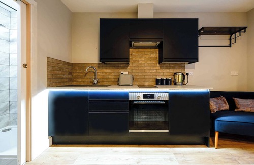 Bradley Stoke Apartment | The Willow - Studio 28