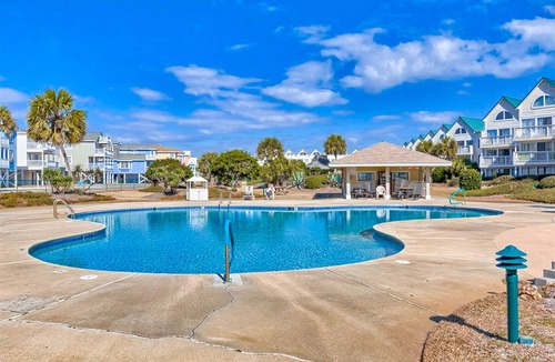 Fort Morgan Condo | Third-floor condo with balcony, close beach access, pools, hot tubs & tennis