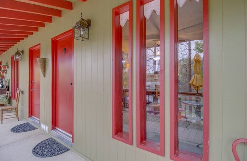 Pittsburg Apartment | This apartment is a 1 bedroom(s), 1 bathrooms, located in London, KY.