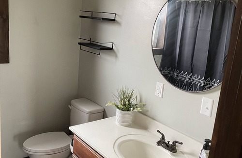 Bendavis House | This country charm farmhouse is newly remodeled and super cute
