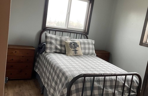 Bendavis House | This country charm farmhouse is newly remodeled and super cute