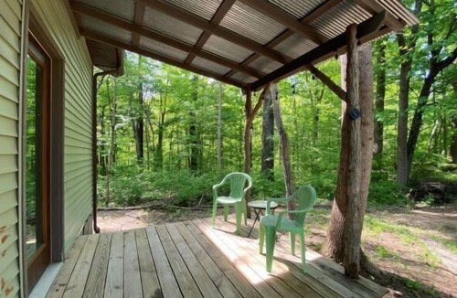 Bloomington Apartment | This room is a 1 bedroom(s), 1 bathrooms, located in Bloomington, IN.