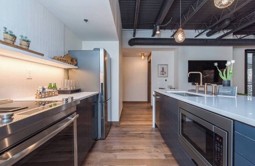Historic South Hill Apartment | This serviced apartment is a 2 bedroom(s), 2 bathrooms, located in Lexington, KY.