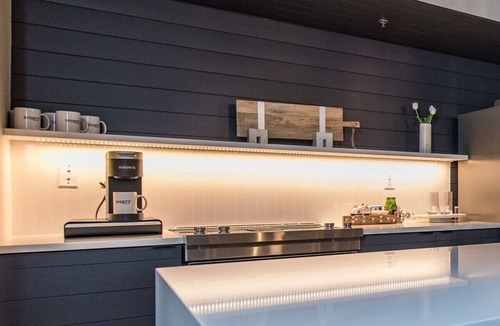 Downtown Apartment | This serviced apartment is a 2 bedroom(s), 2 bathrooms, located in Lexington, KY.