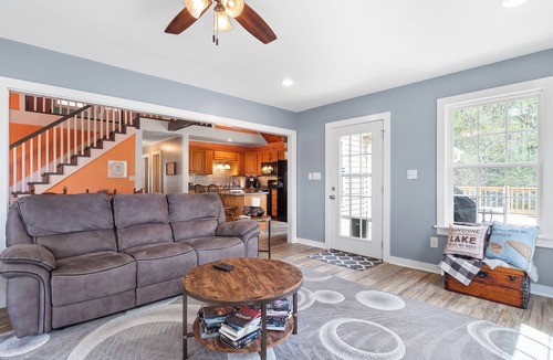 Houston House | Thistle Brae - Dock Toys galore! And Pet-Friendly!