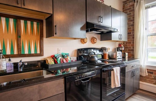 Ypsilanti Apartment | Thompson 212 · Thompson Block Loft - Modern and Historic
