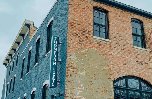 Ypsilanti House | ★ Thompson Place: Premier Modern Downtown 2BR Loft