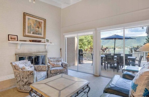 Penhook House | Thomwells Family Affair - Private Dock, Sleeps 18!