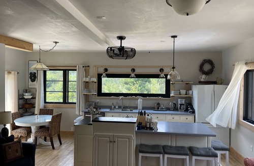 Sister Bay House | Three Sister Meadow "Sweet" Retreat