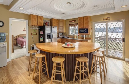 Mineral House | Tiki House, perfect large family getaway!