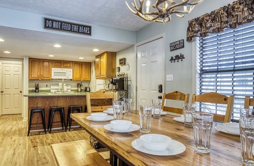 Pigeon Forge Ski Chalet | Timber’s Edge | Family-Friendly 4BR Cabin Near the Parkway 🏡🌲