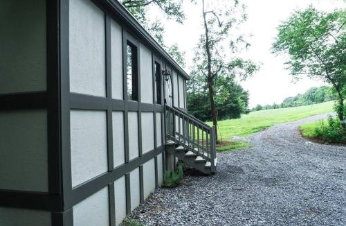 Sevierville House | Tiny Home Cottage Near the Smokies #7 Tilly