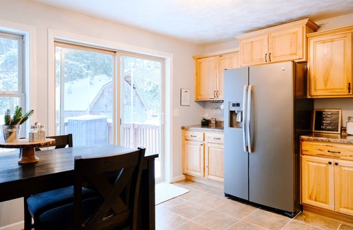 Ironwood House | Tiny Pines Cottage Getaway - 2BR Retreat