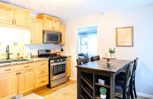 Ironwood House | Tiny Pines Cottage Getaway - 2BR Retreat