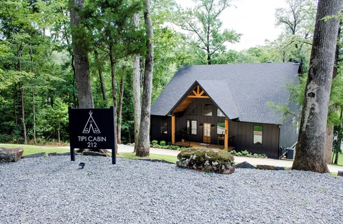 Farmerville Cabin | "Tipi" Cabin is a newly built, elevated rustic home on Lake D'arbonne!