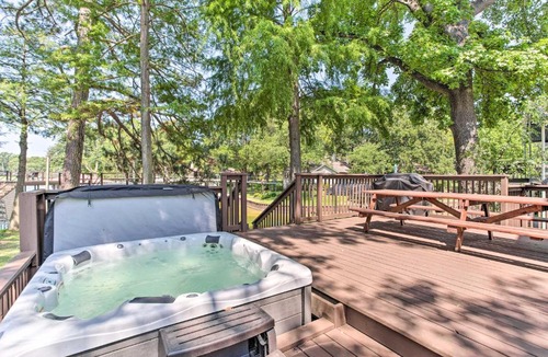 Tool House | Tool Waterfront Home w/Hot Tub & Fire Pit!
