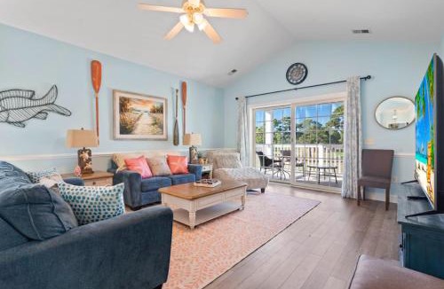 Central Myrtle Beach House | Top Floor 3 Bedroom Condo- Incredible Views of The Golf Course! Magnolia Pointe 301