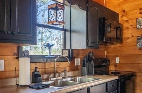 Board Camp House | Top the hill and chill!