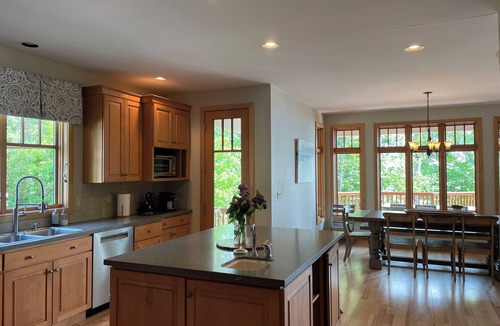 Rapid City House | TORCH LAKE ESTATE Beautiful 4 bedroom House 175' LAKEFRONT