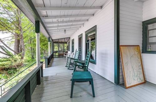 Alden Cottage | Torch Lake Getaway w/Private Beach + Boat Dock!