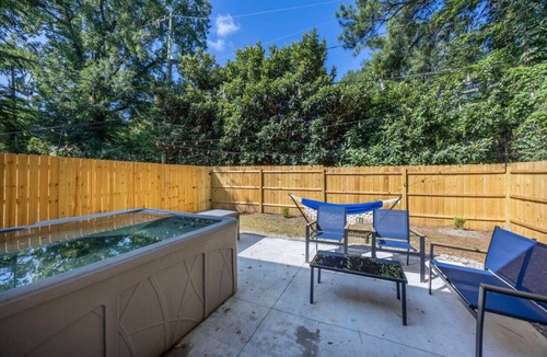 Columbia Villa | Touch-Down *NEW HOT TUB*