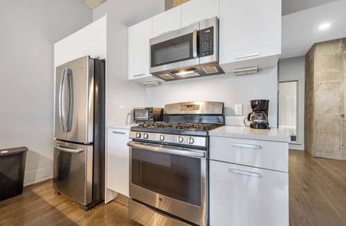 Downtown St. Louis Apartment | Towers at Opop 604 Spacios and Cozy 2 bd 1 b