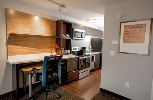 Buechel Hotel | TownePlace Suites by Marriott Louisville Airport