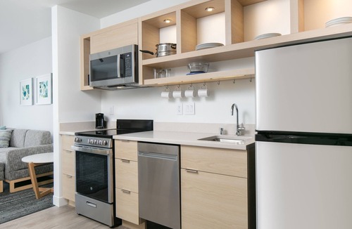 Summit Corners Hotel | TownePlace Suites by Marriott Oconomowoc