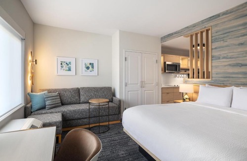 Hickory Hotel | TownePlace Suites by Marriott Hickory