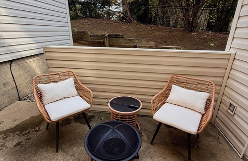 McAlpine House | Townhome Near Ballantyne & The Arboretum - grill, pool, coffee bar, safe, quiet