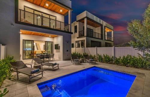 Harbordale House | Townhouse Heated Pool Centrally Located Malibu Key One