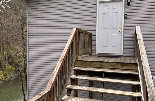 Freeman Apartment | Trail 10 Hideaway, Entire Apartment in Freeman, WV