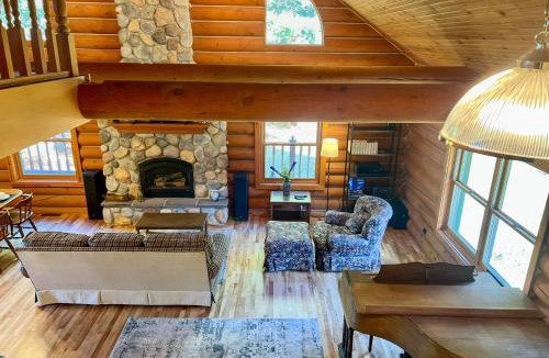 Pembine House | Trail Access! Up North Family Cabin Near Lake